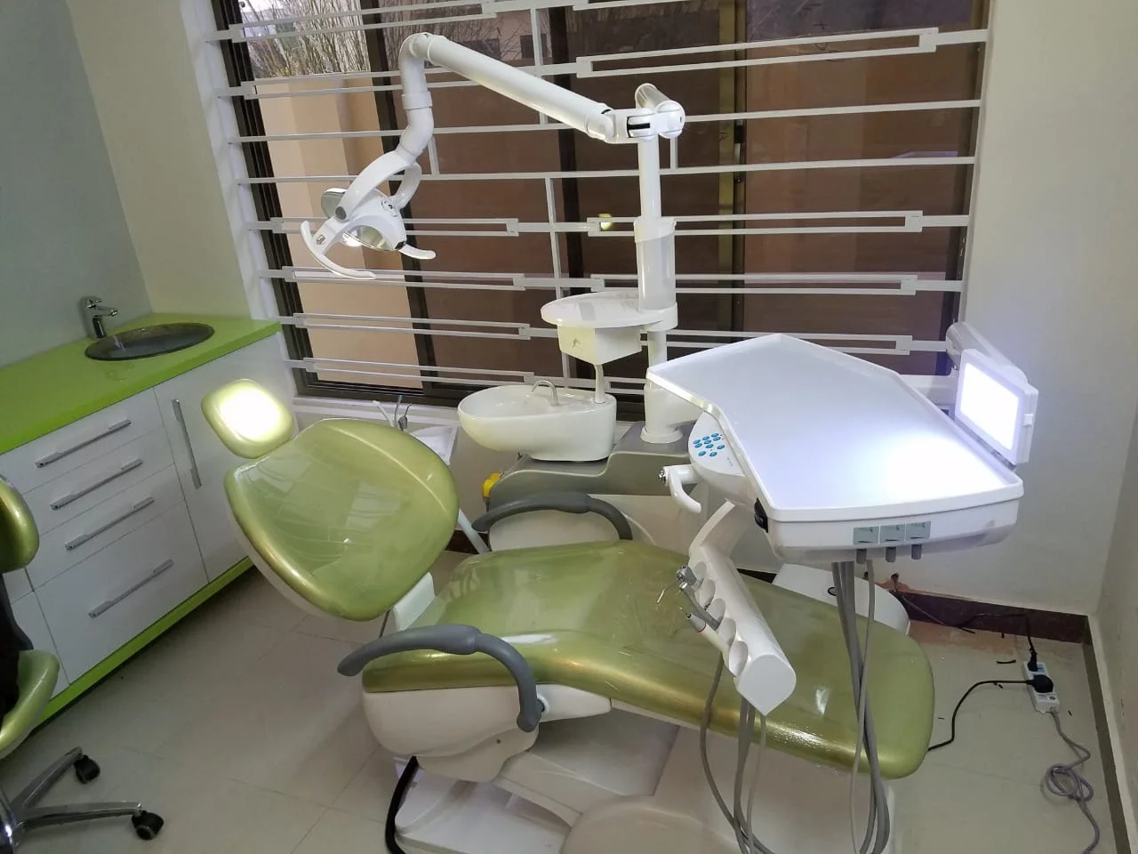 
CQ-218-A Economic Dental Chair Dental Diagnostic Instruments 