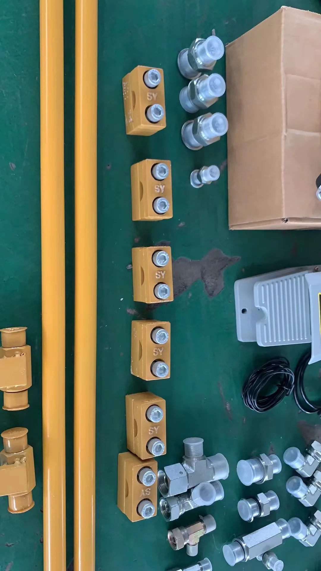 JCB3DX JCB4DX backhoe loader hydraulic breaker piping kits with hydraulic flow divider valve