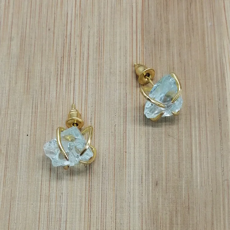 Серьги-гвоздики из натурального камня