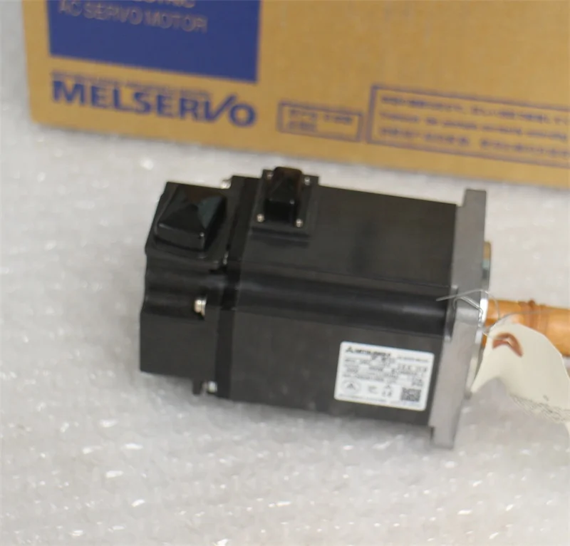 Hot Selling Mitsubishi Original J3 Series AC Servo Motor 400W HF-MP43 HF-MP43B in Stock