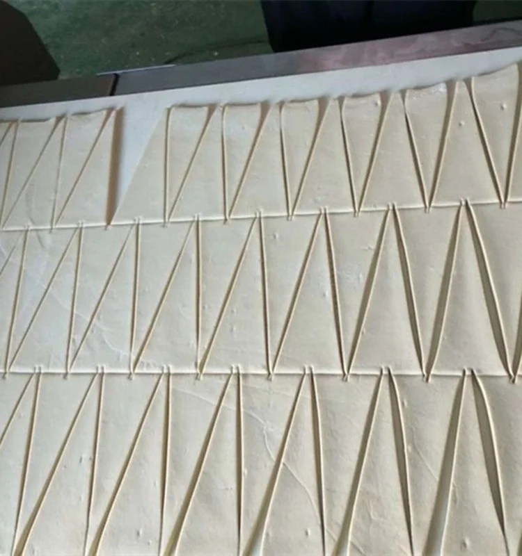 
croissant dough sheeter machine price in China 