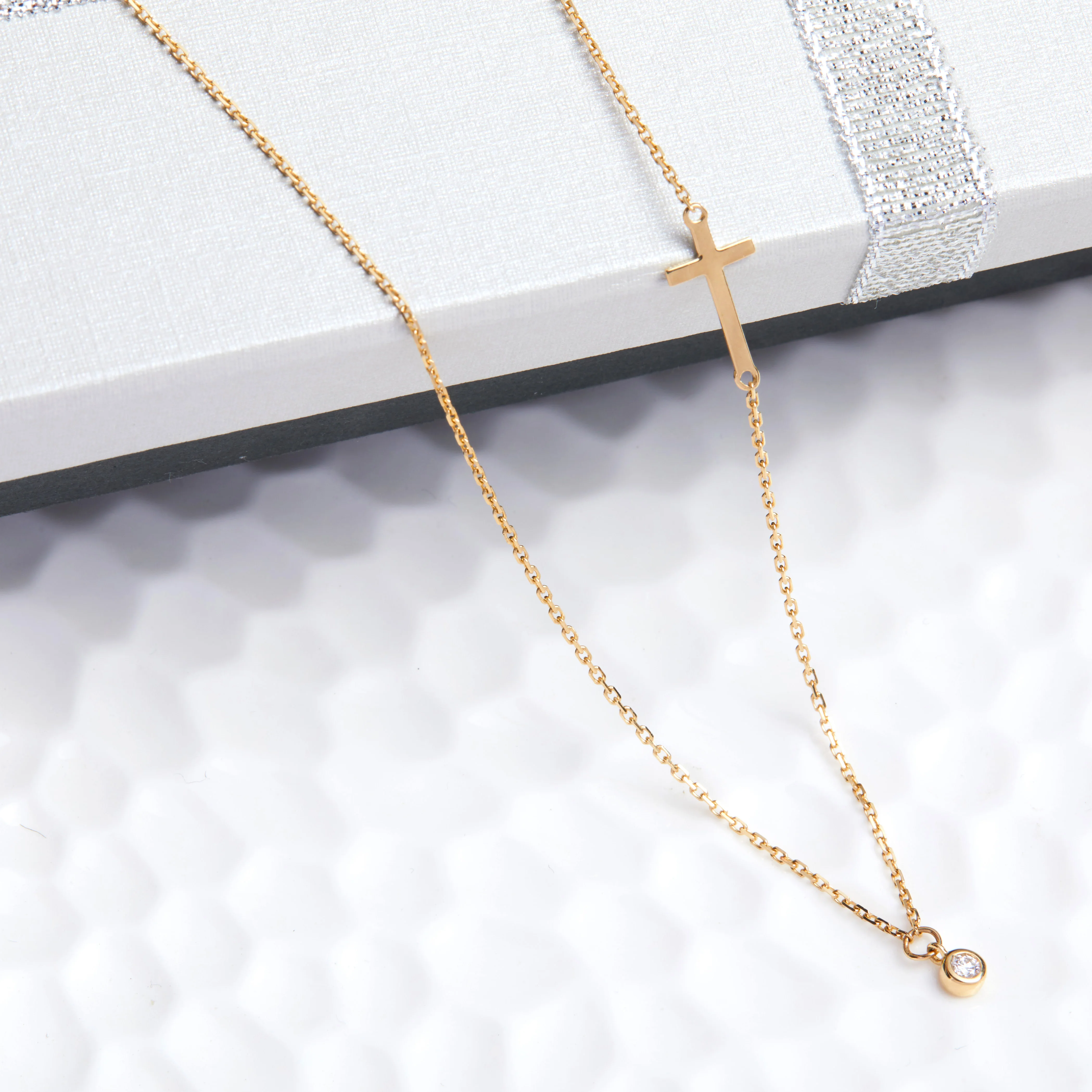 2021 Most Popular Solid 18k Gold Rolo Chain Layered Choke Real Diamond Cross Necklace with adjustable chain custom necklace