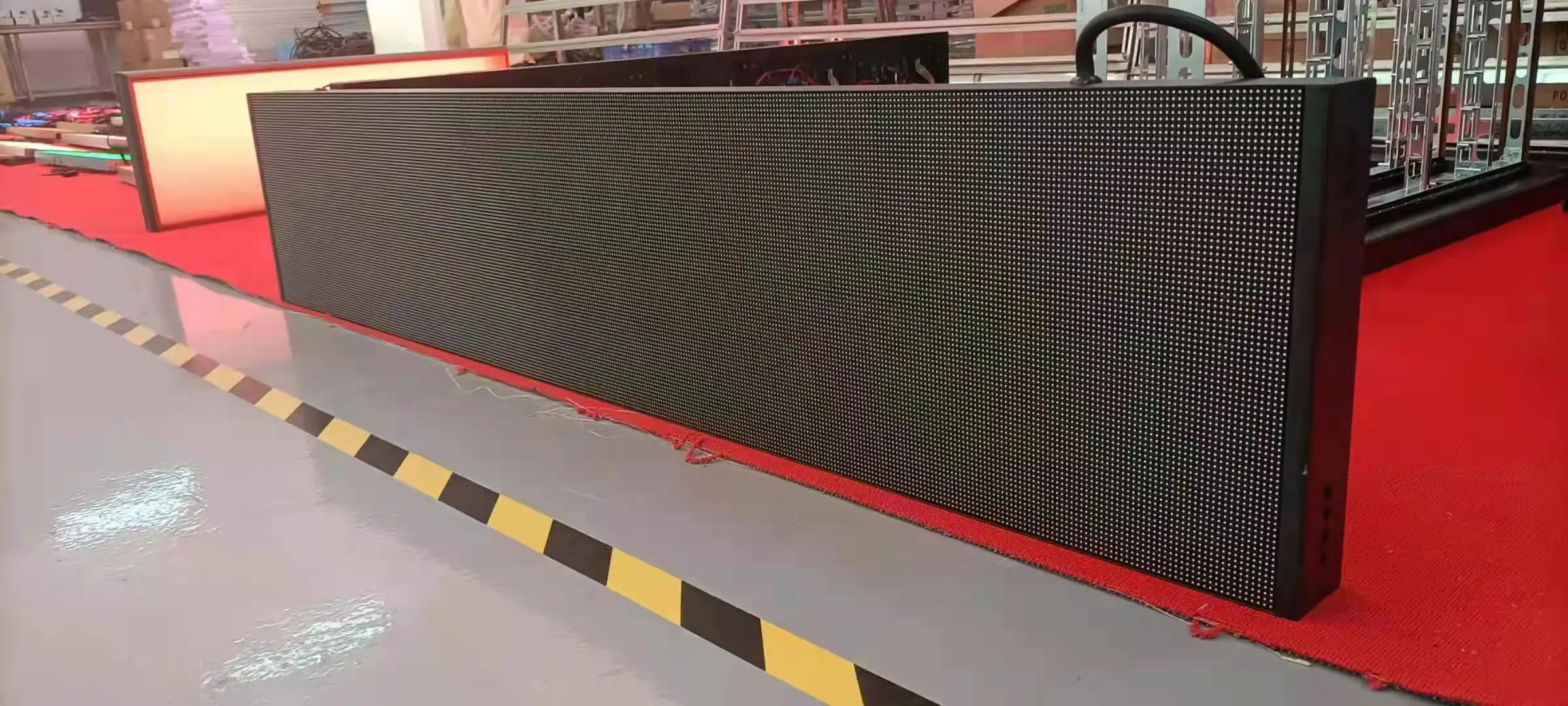 Cost Effective P2.5 P3 P4 P5 P6 Wifi 4G Wireless Control Bus Led Display