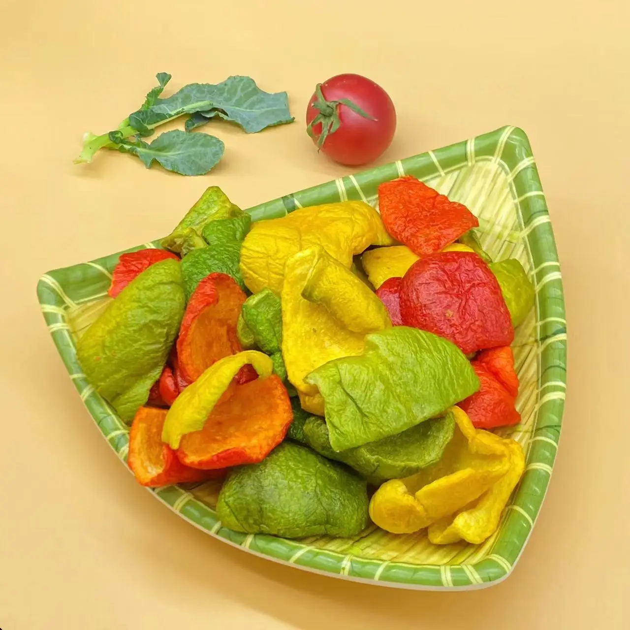 Вакуумная жареная закуска Микс овощные чипсы красный желтый зеленый перец здоровый сладкий
