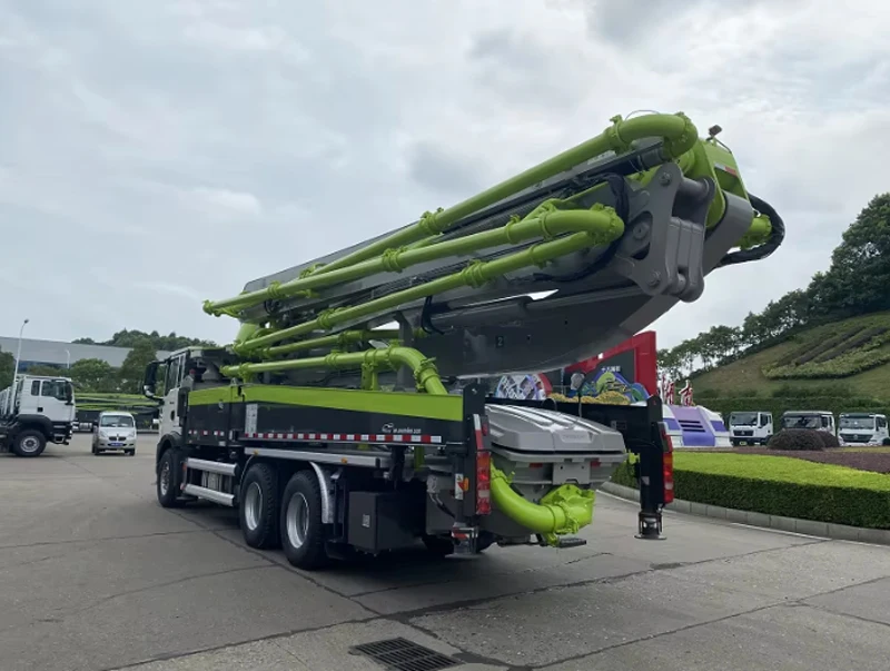 43m Concrete Pump Truck 3 Axles Pump Truck 43X-5RZ