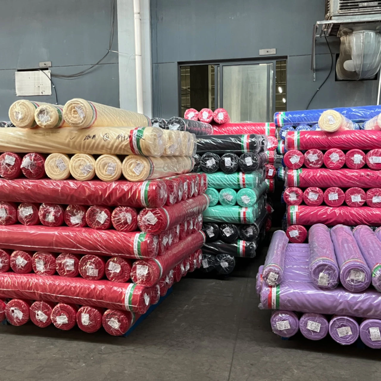 The factory delivers 100% polyester minimatt fabric directly