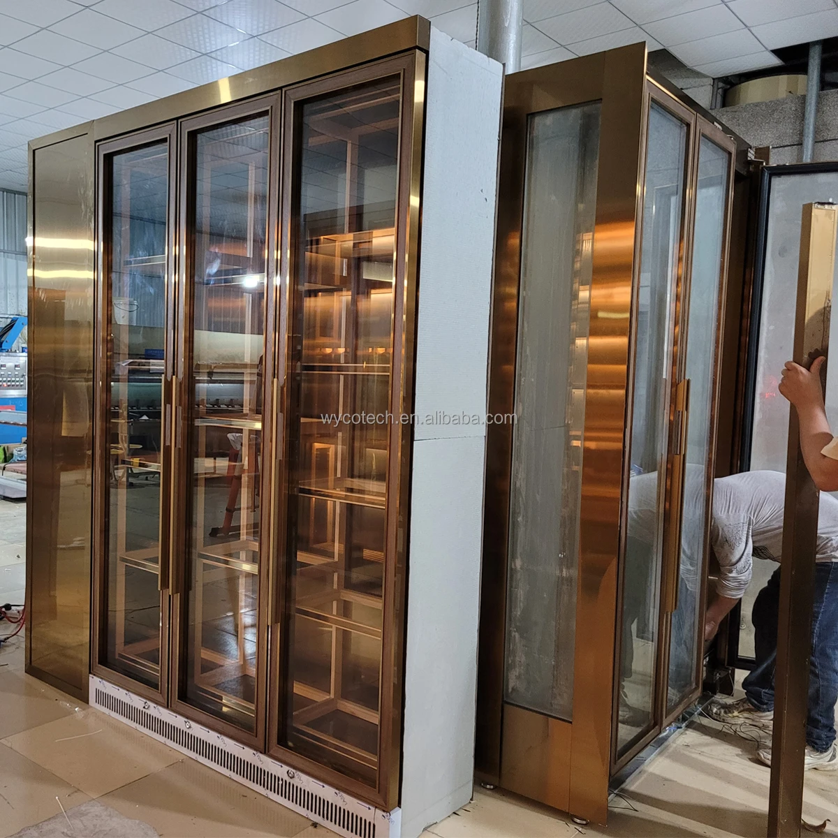 Hotel Restaurant Wine Liquor Display Bar Fridge Remote Control 8 Color LED lighting Customized Design Wine Storage Cellar Cooler