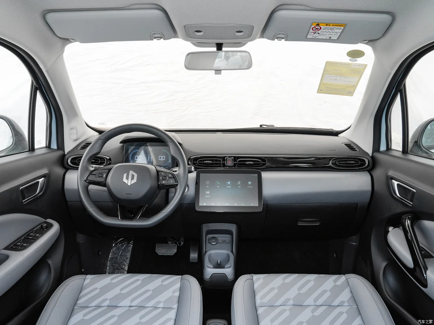 Used Long Range Minicar 2WD Front Wheel Drive Pure Electric car New Energy vehicles For Leapmotor T03 2024 403KM Light Edition