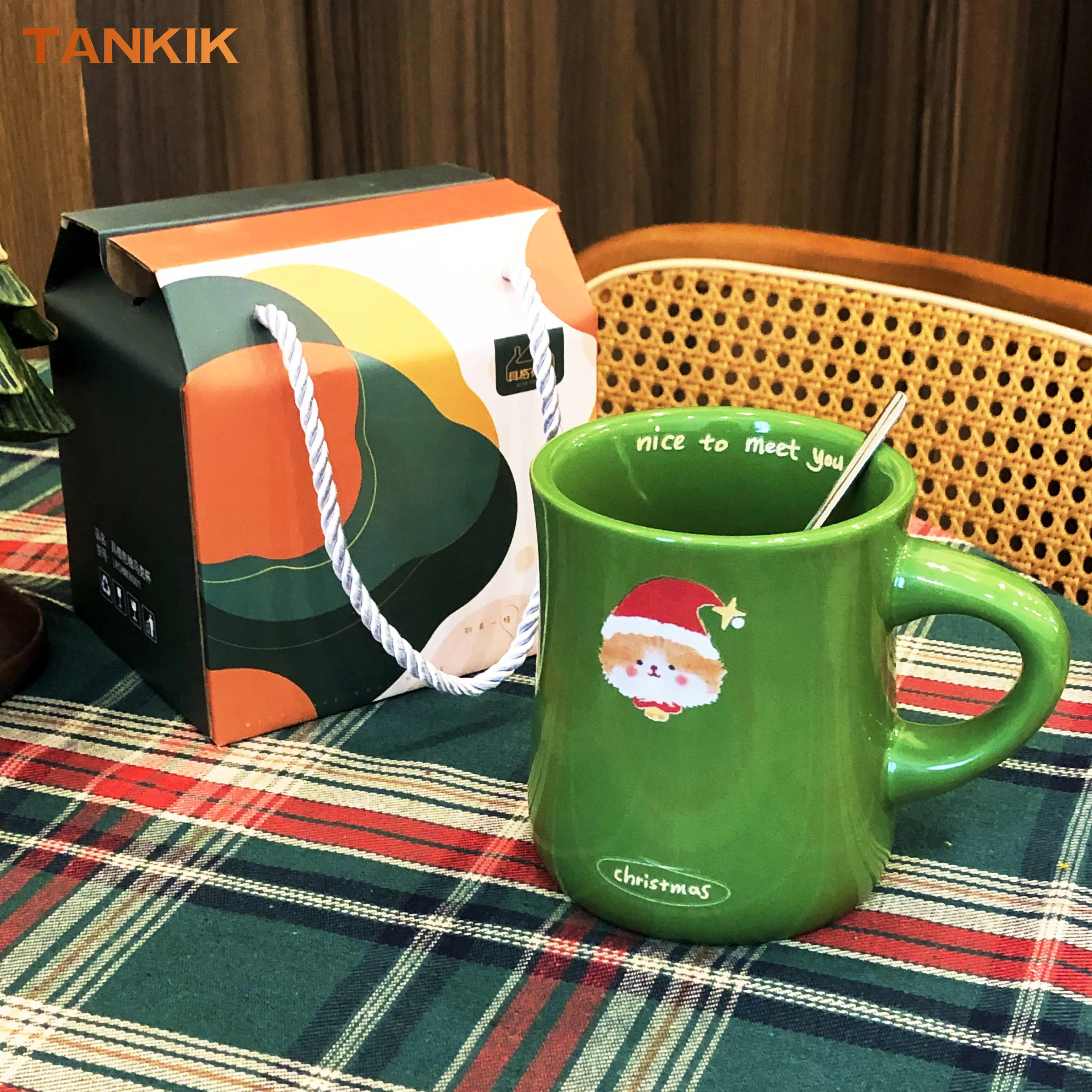 Cute Cat Dog Cartoon Design Wholesale Snow White Lid Golden Big Cute Christmas Red Green Ceramic Mug Gift For Christmas Gift