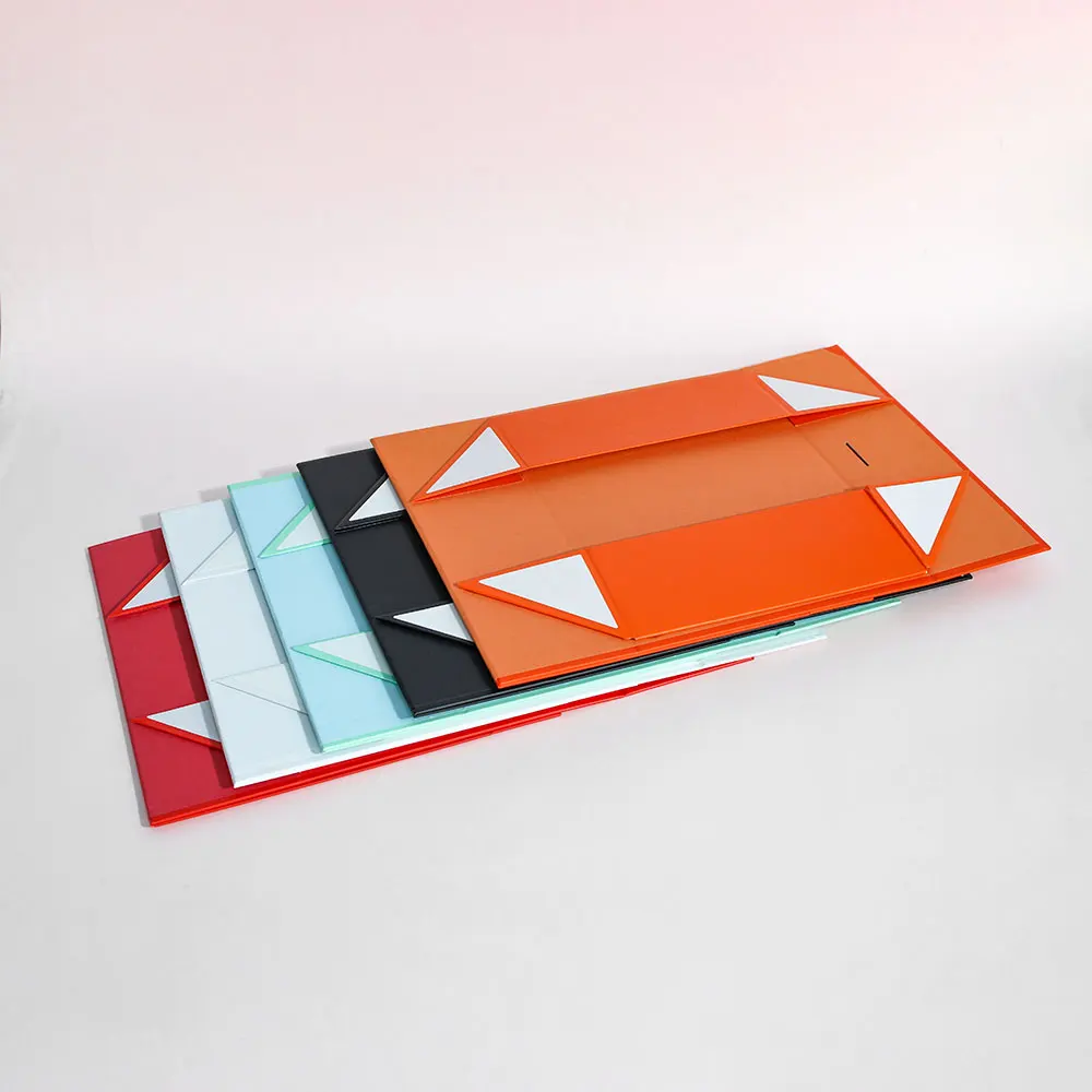 Custom Logo Folding Packaging Cardboard Paper Shoe Clothing Underwear Boxes Black Flap Magnetic Closure Clothing Gift Box