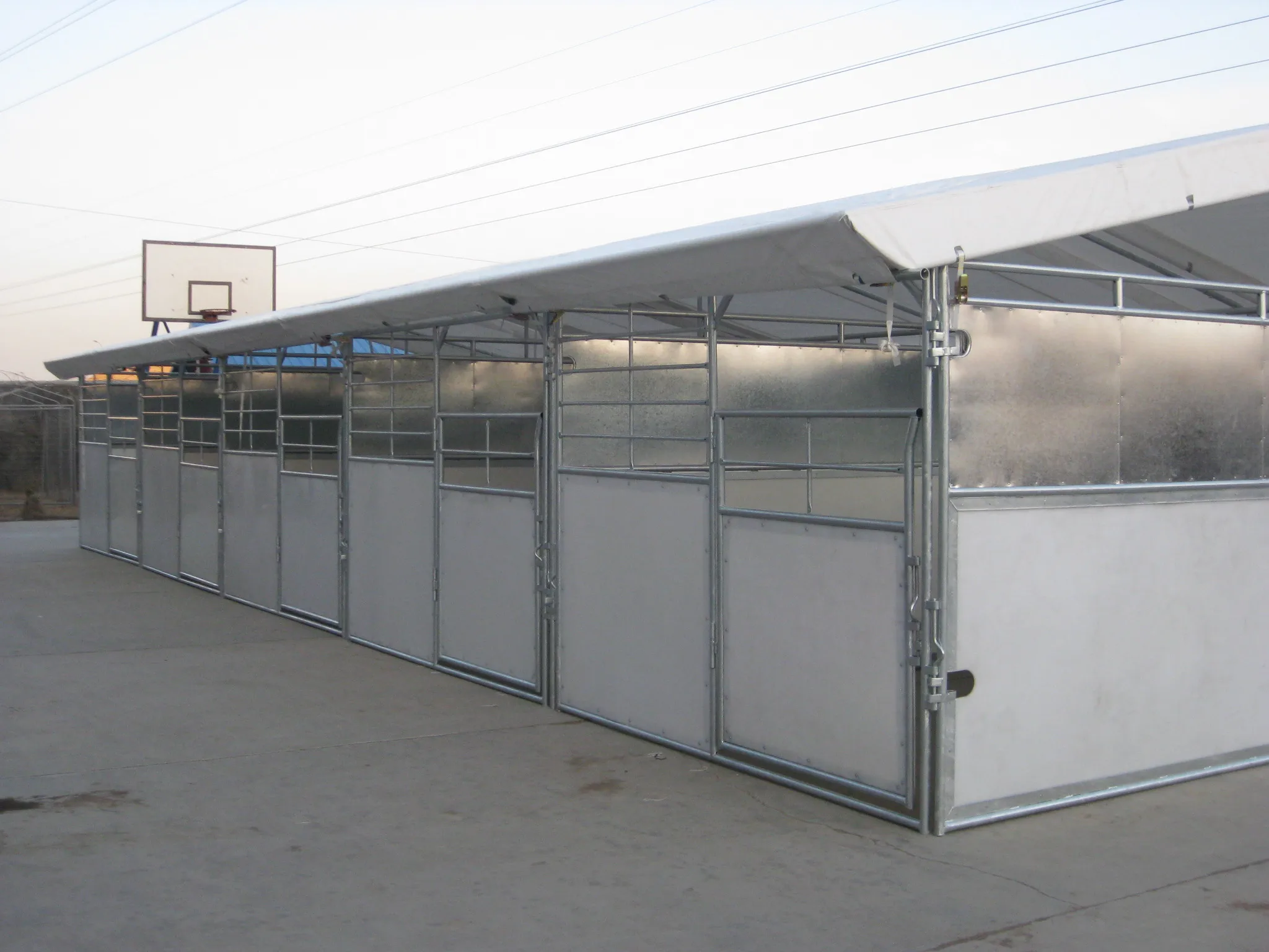 HDPE Portable Outdoor Horse Stable steel horse stall with Roof Temporary Mobile Temporary Mobile Horse Stable