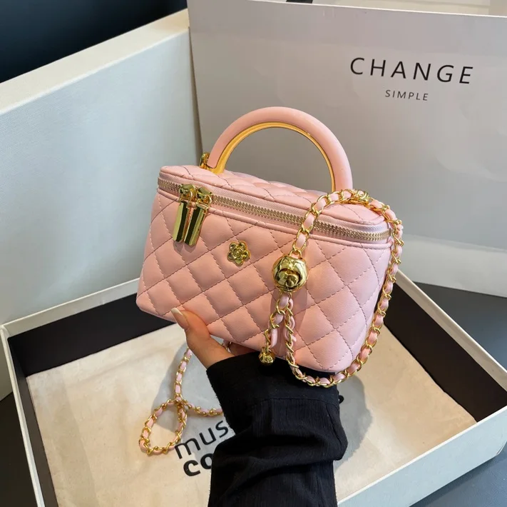 Wholesale fashion handbags 2024 light lady luxury chain Bags Lady Design Purses For Woman