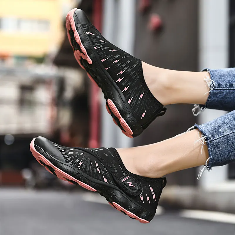 
Fast Dry Barefoot Beach Water Shoes Slip Mesh Fabric Breathable Aqua Shoes Low Cut Black pink River Ocean upstream shoes 