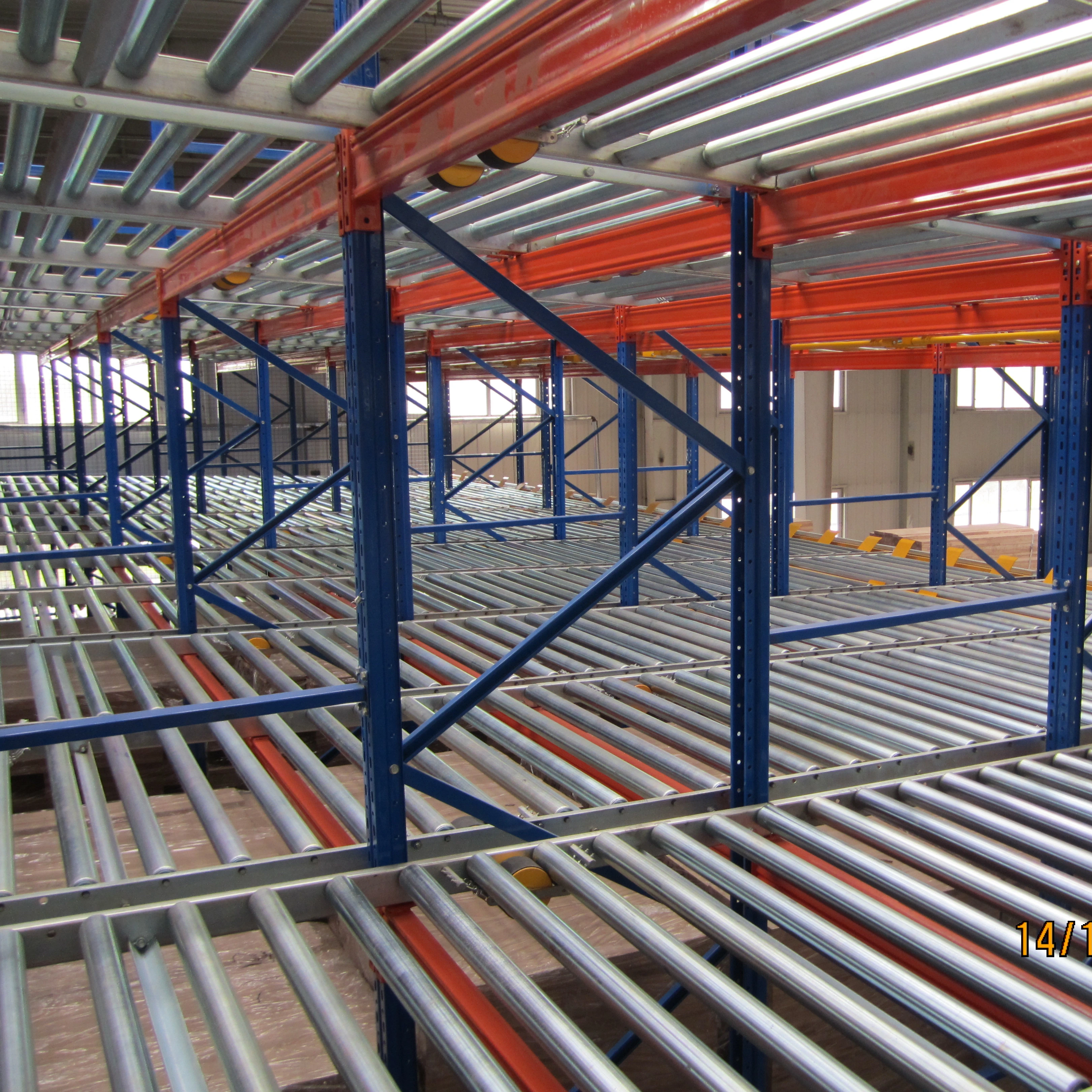Industrial High Density Gravity Roller Pallet Racks