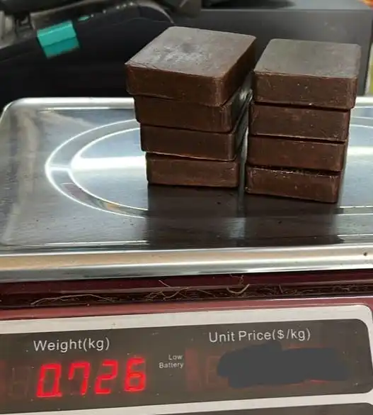 Malaysia Jamaican Black Gambir Stone External Used Natural Herbal Product Dried and Aged for Long Period