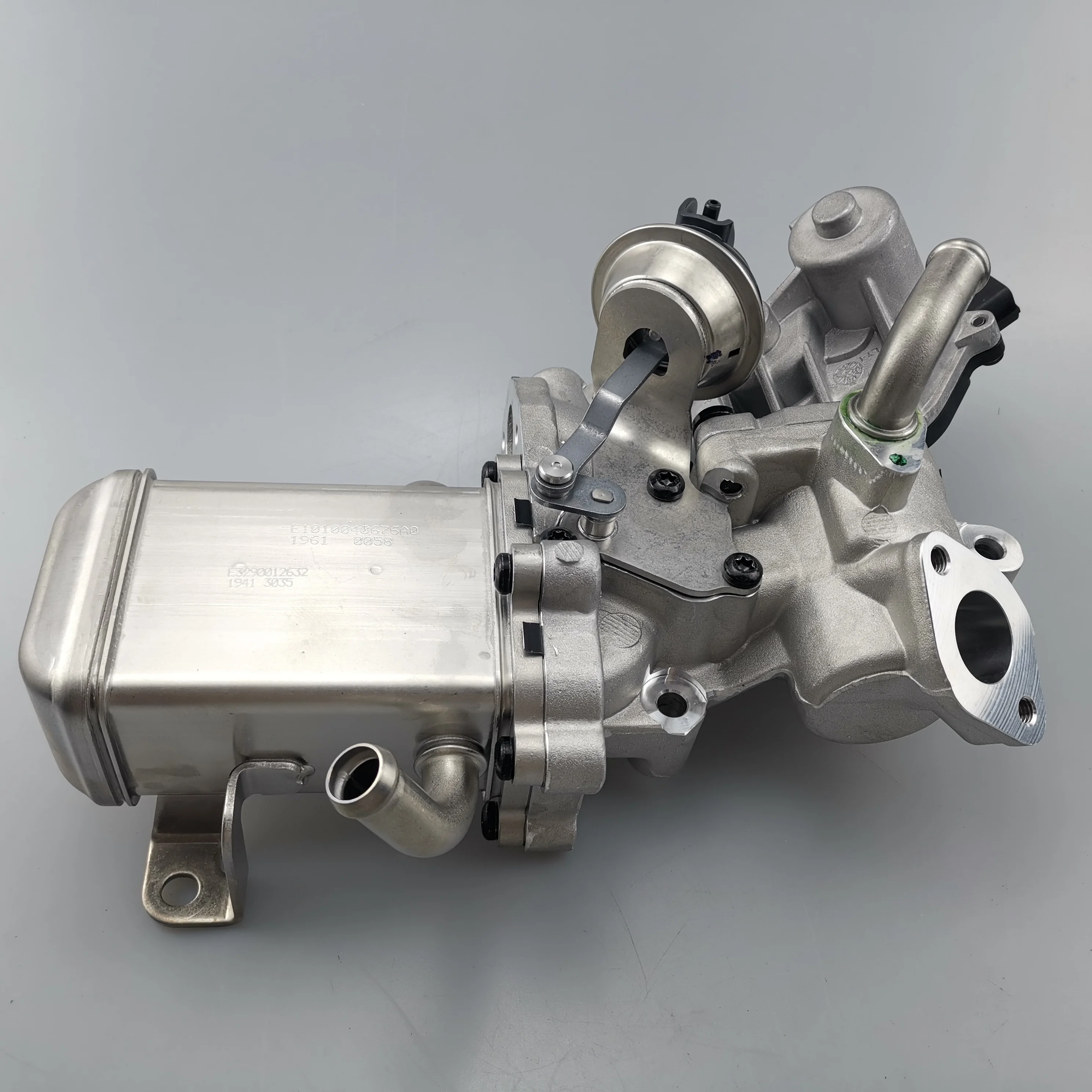 Оригинальный модуль охлаждения EGR MAXUS V80 C00046488 S00012815 + 03