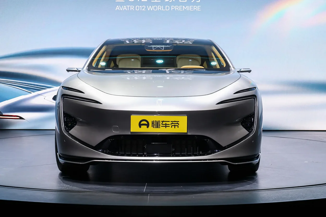 Электродвигатель автомобильный Аватр 12 электромобиль от changan 4door5seat автомобиль 215 км/ч avatr12 внедорожник