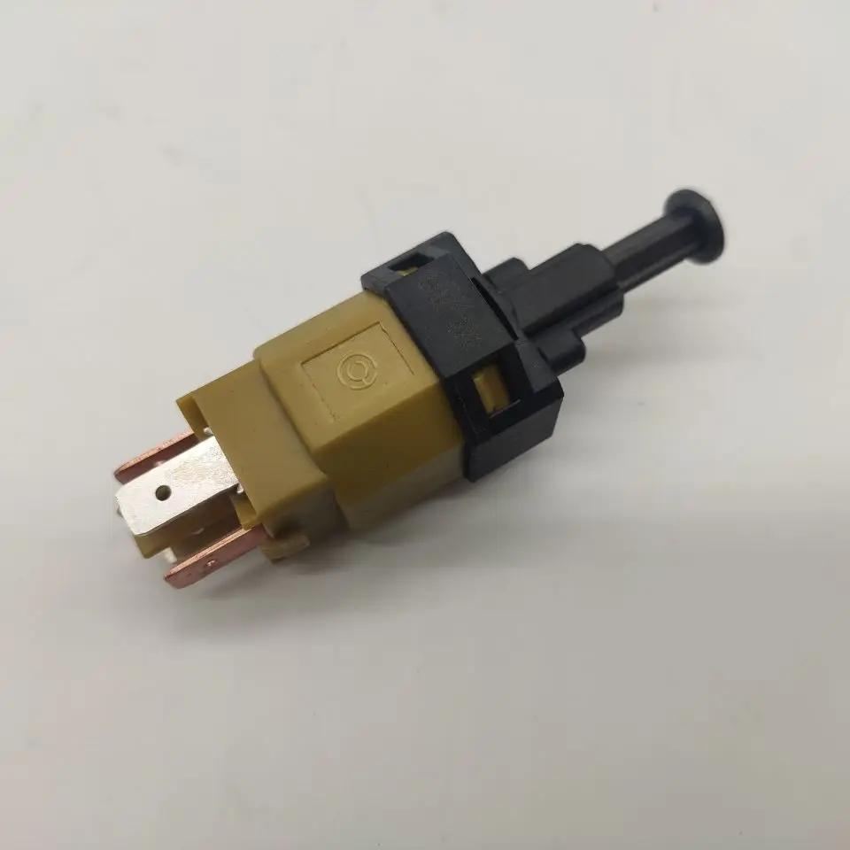 S18-3720030 Brake Light Switch For CHERY tiggo3 X1 M1 ARRIZO 5 7 brake light switch tail lights