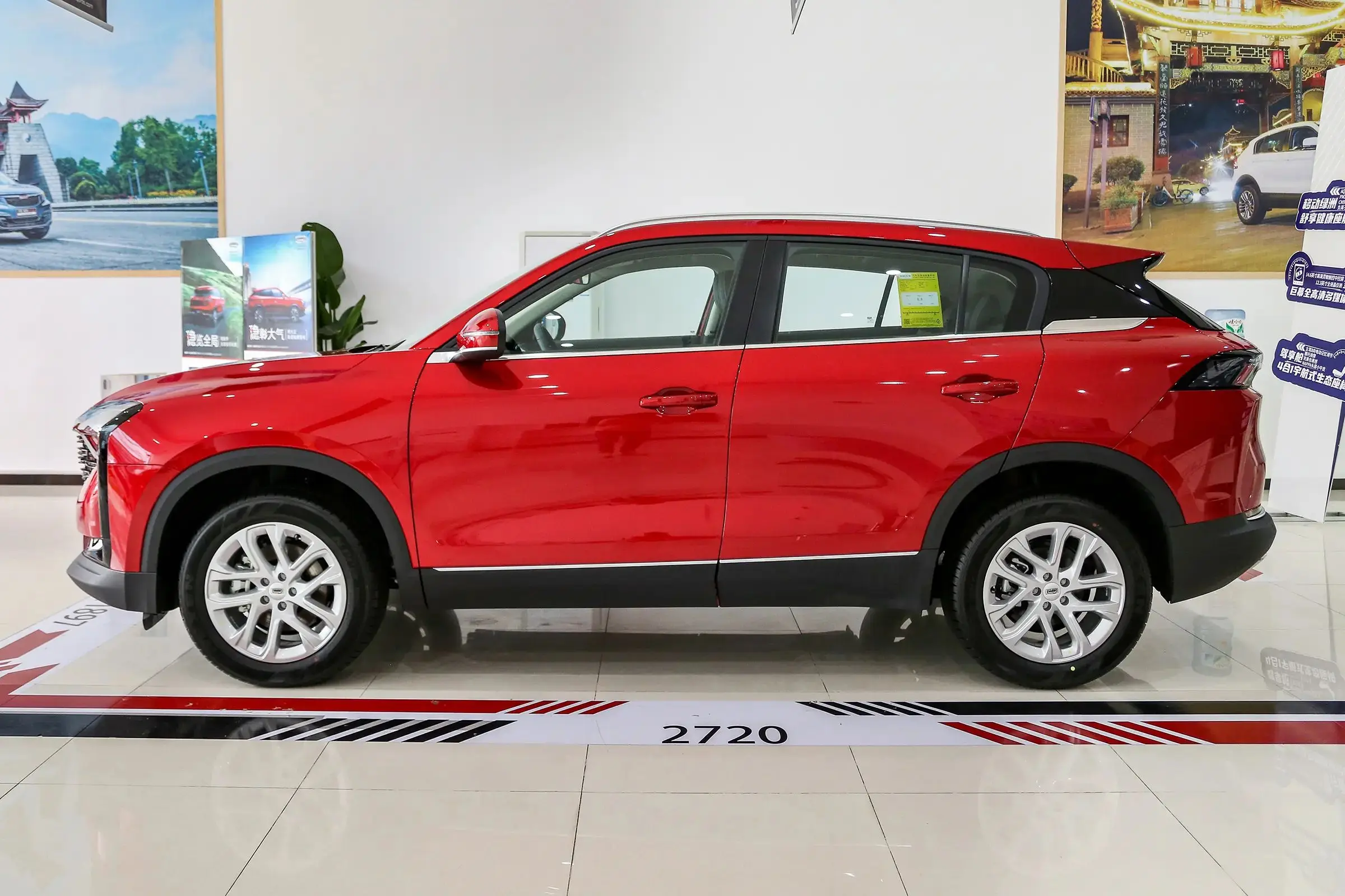 Stock Available Qoros 7 RHD 2020 1.6T Escort Elite Model Gasoline FWD Qoros 7 Compact SUV 7 Speed Double Clutch SUV 150Kw 204Ps