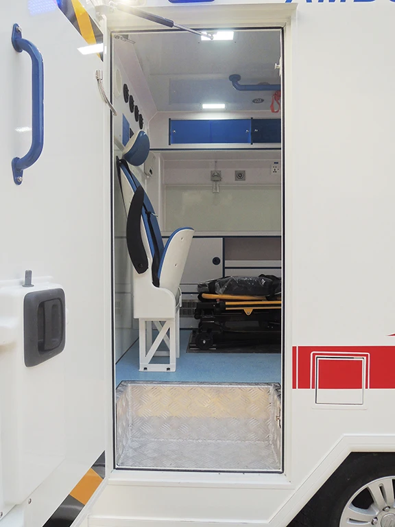 2022 Brand New 4x4 Ambulance Car FOTON Tunland Pick-up Box Monitoring Medical ICU Transport Ambulance Vehicle for Exporting