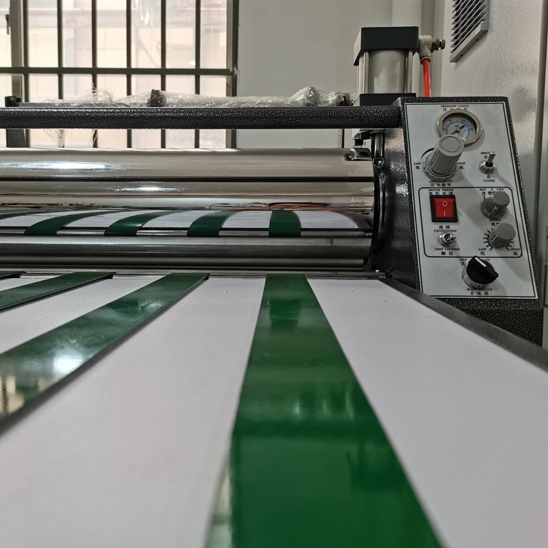 China suppliers 1000mm flatbed laminate machine