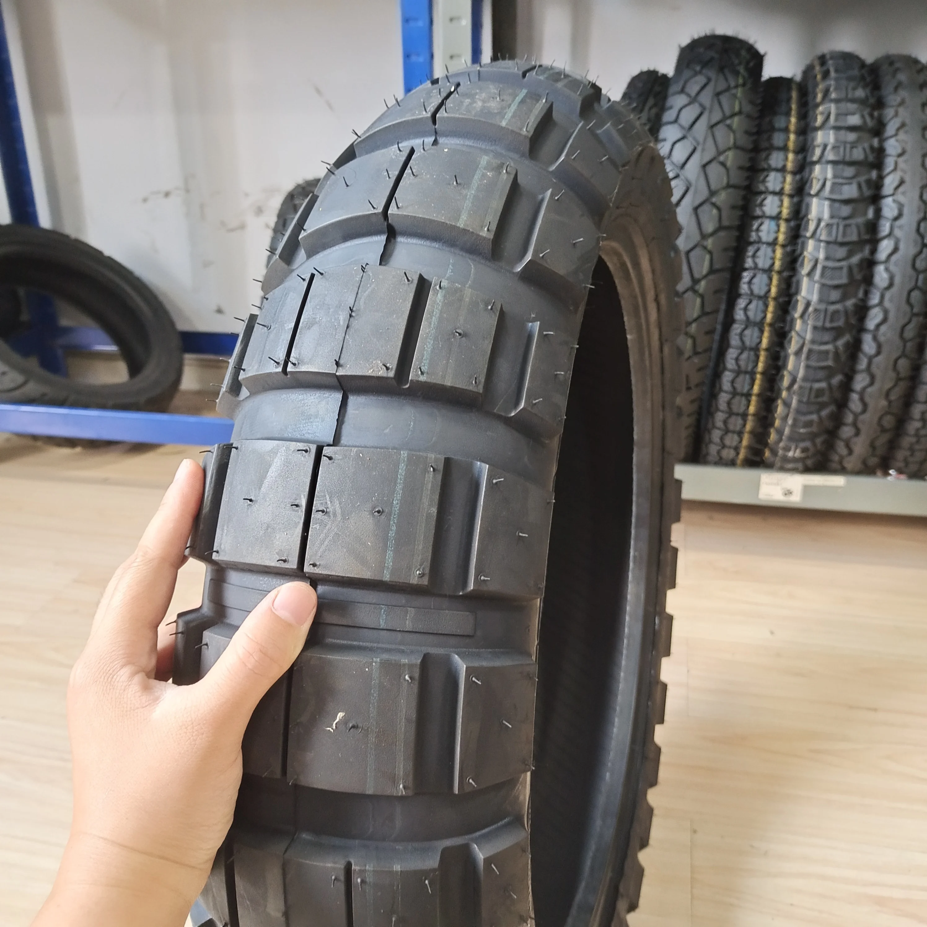 Motorcycle tyres 15070B18