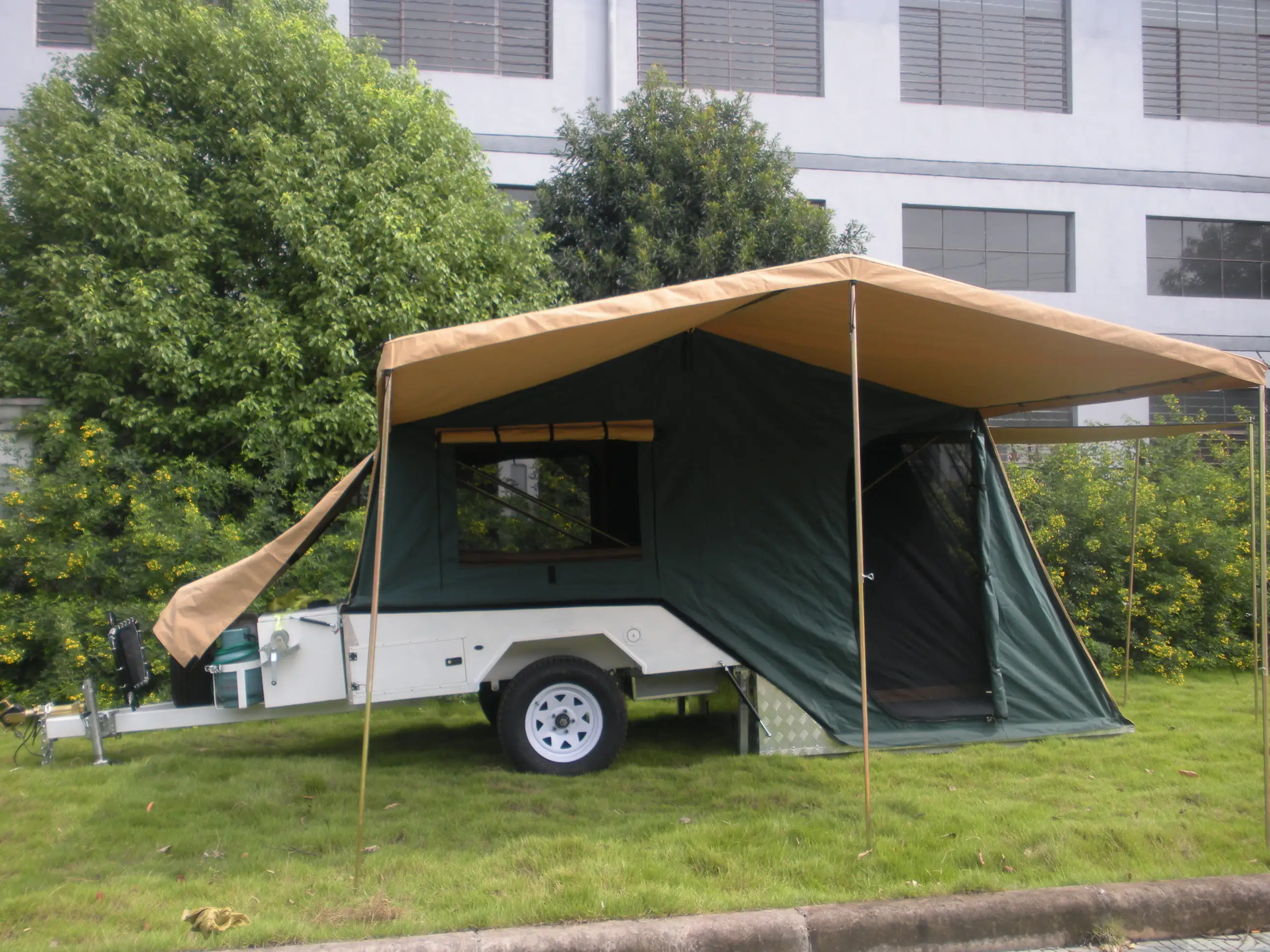 China factory directly sales OEM hard floor soft floor camper trailer top tents