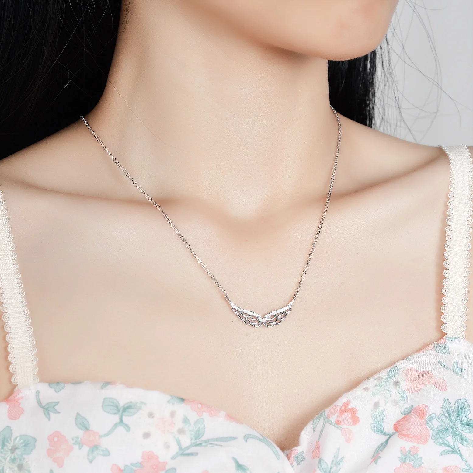 Fashion Jewelry 1 Carat VVS1 Moissanite S925 Sterling Silver White Gold Chain Round Stone Pendant Charm Wedding Wing Necklace