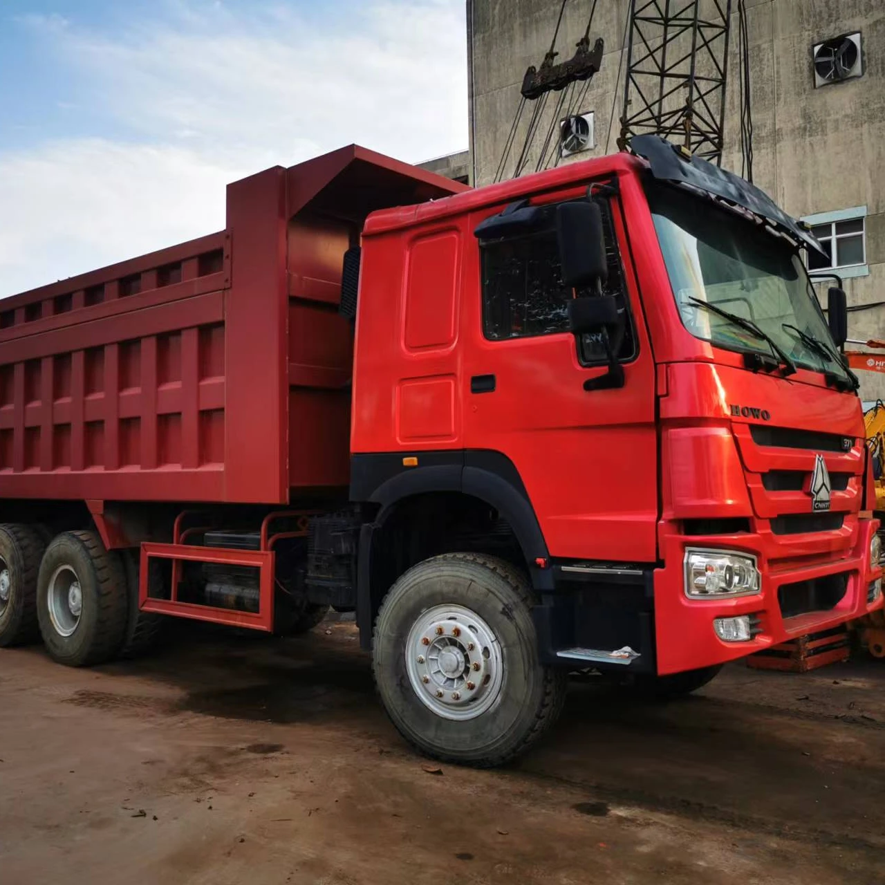 Б/у самосвал howo 6x4
