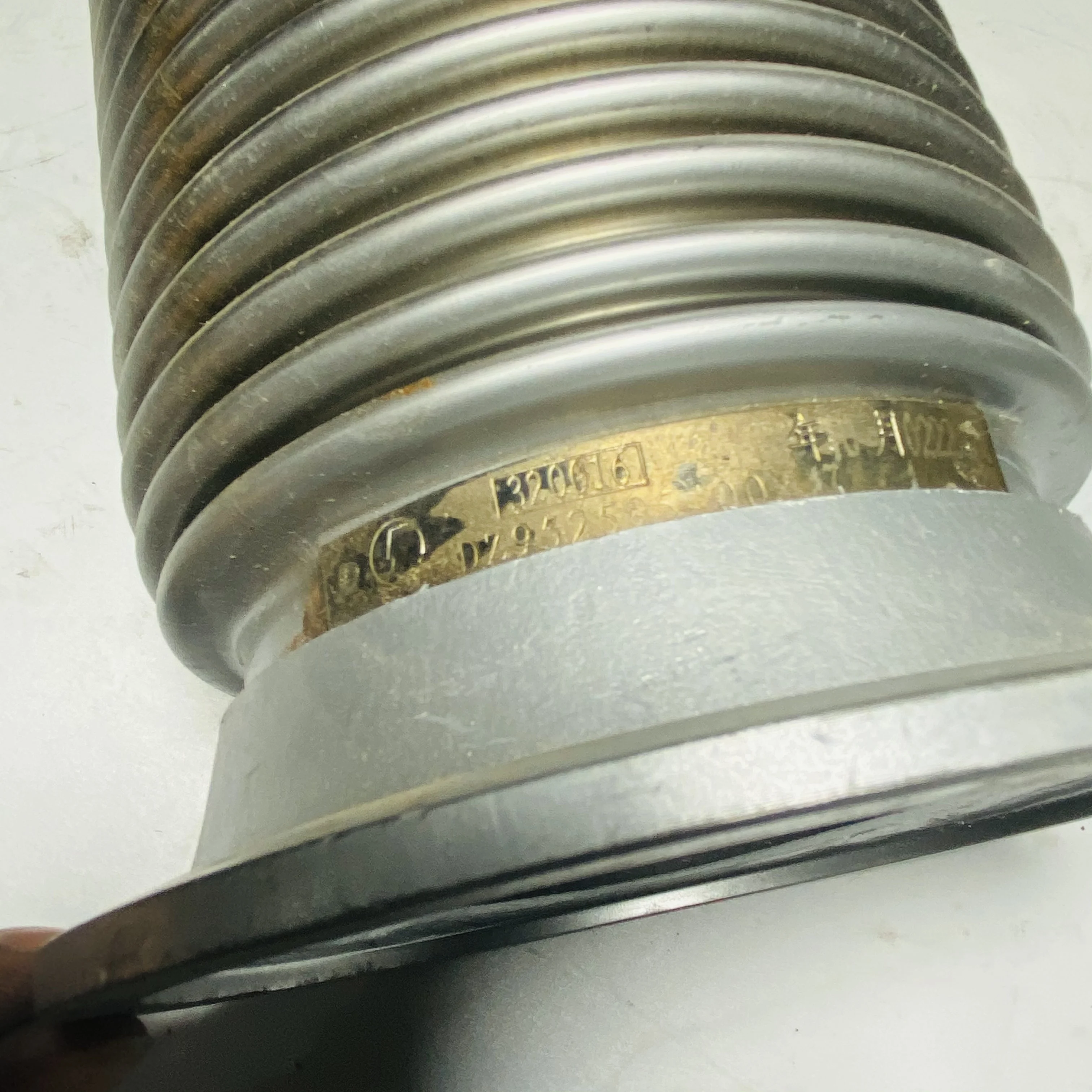 Гибкий Dz95259540017 нержавеющая сталь вакуумный фитинг сильфонный рукав зажим Соединительный сильфон (Обновлено до dz96259540017)