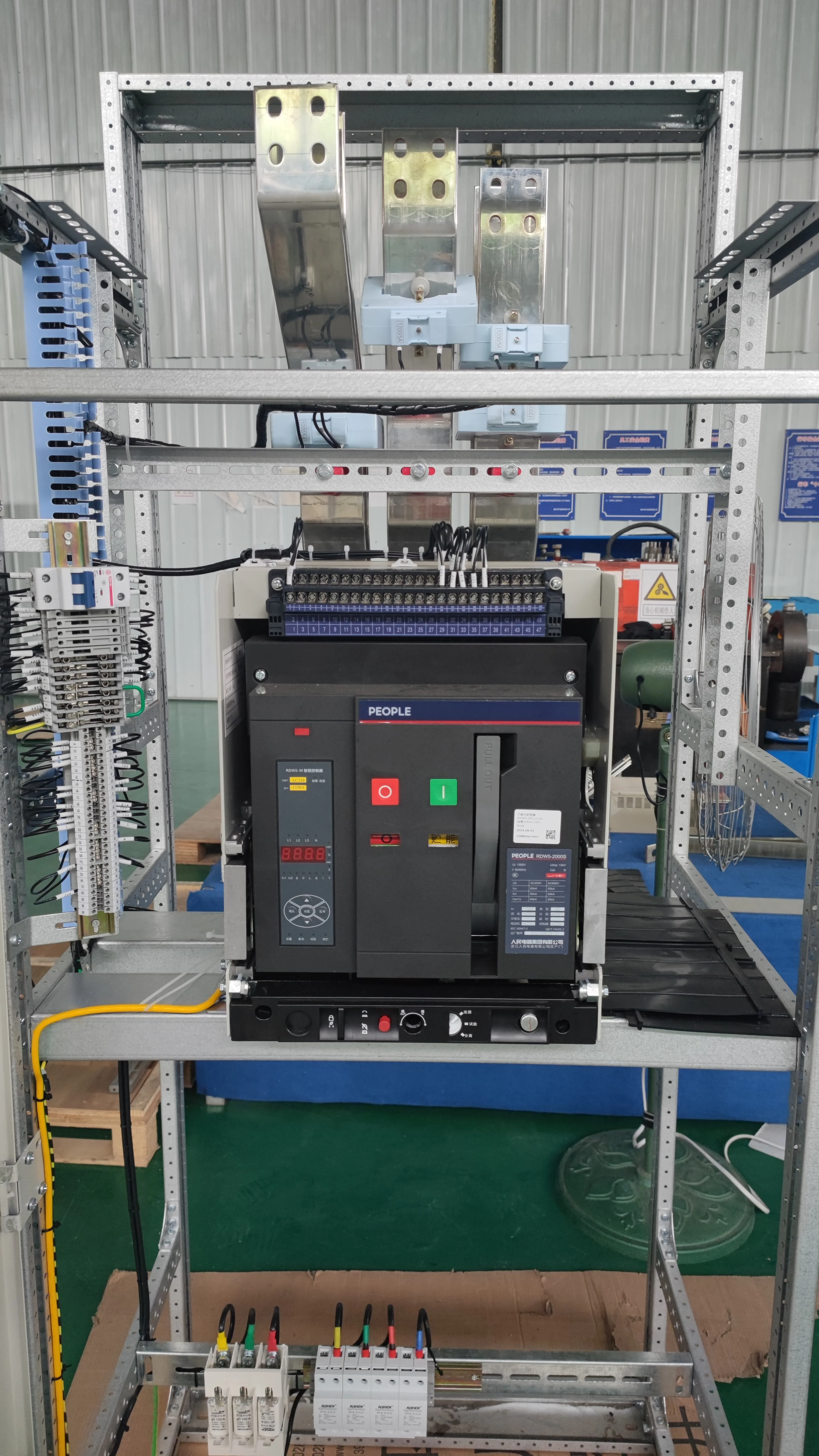 Воздушный выключатель международного стандарта RDW5-2000 200A-6300A 50/60 Гц AC DC 110 В 220 230 380 400 ACB
