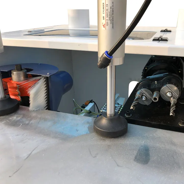 CNC деревянная дверь Рабочая машина для mullion стиль двери stile и чистая работа