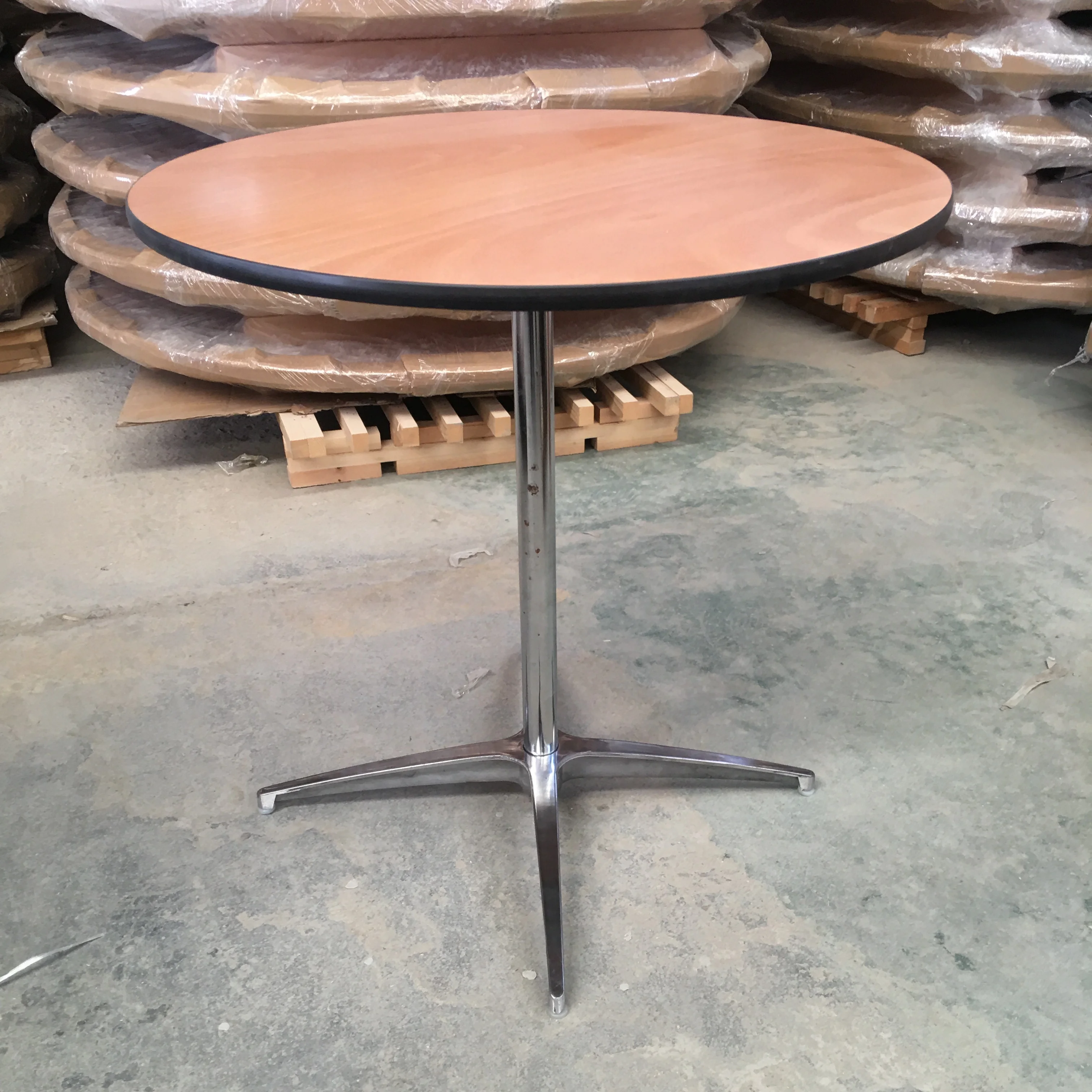 FOSHAN XM Cocktail table 24' round w/30' and 42' poles