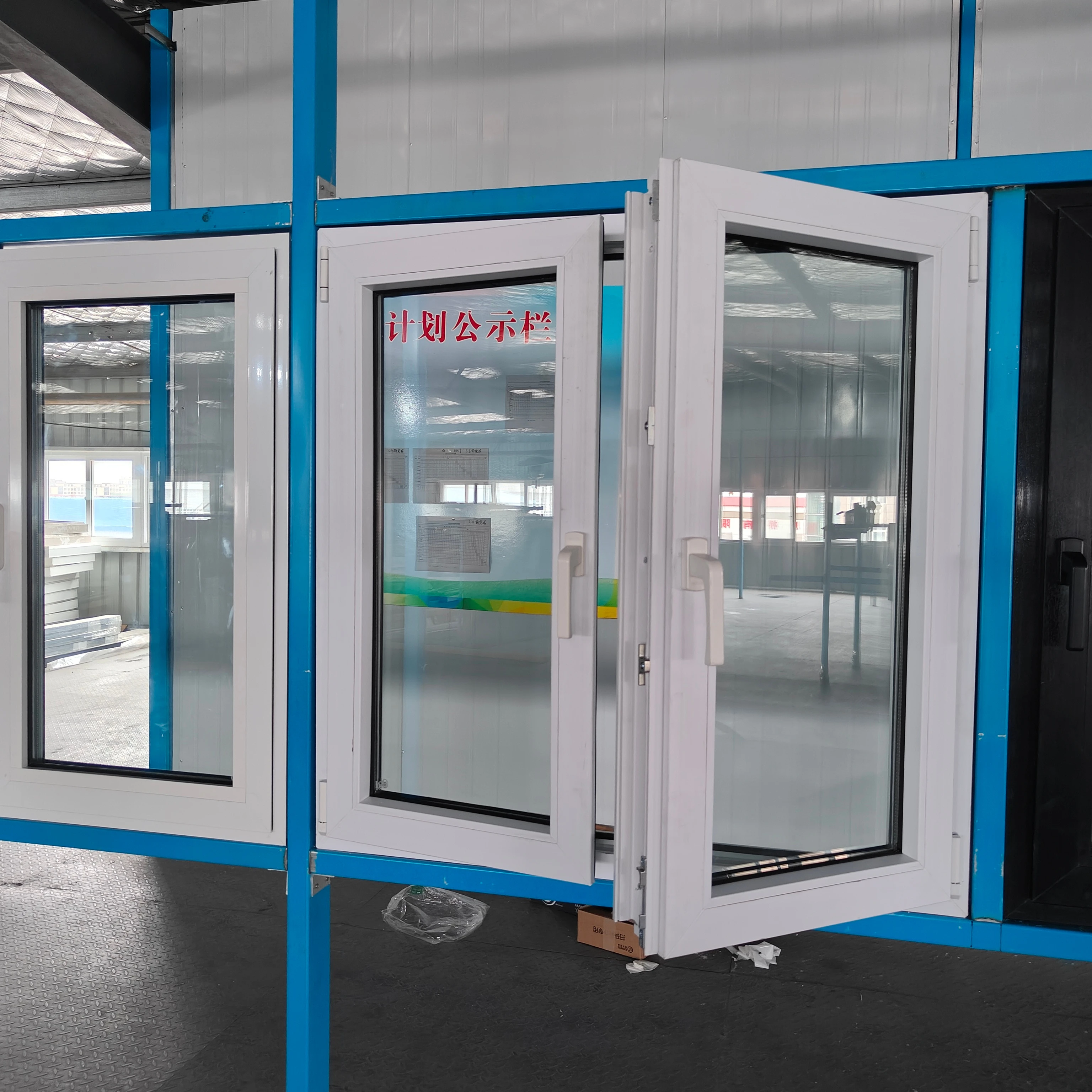 AS2047 Standard Windows And Doors PVC Window Tilt And Turn Window Hinges UPVC Tilt And Turn Window Hardware System
