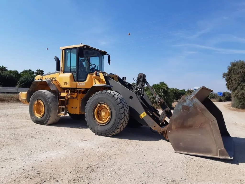 Используется большое колесо Volvo L120F погрузчик с мощным двигателем для продажи
