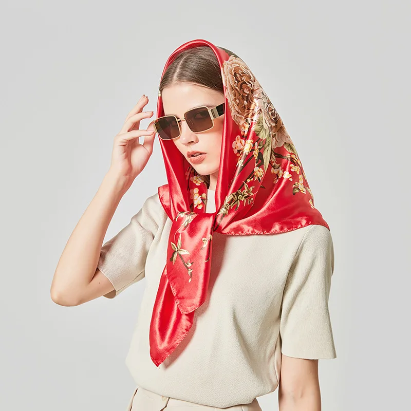2023 Wholesale Fashion Foulard Luxury Brand Custom Digital Printing Square Silky Scarves Women 90x90cm Bandana Scarf
