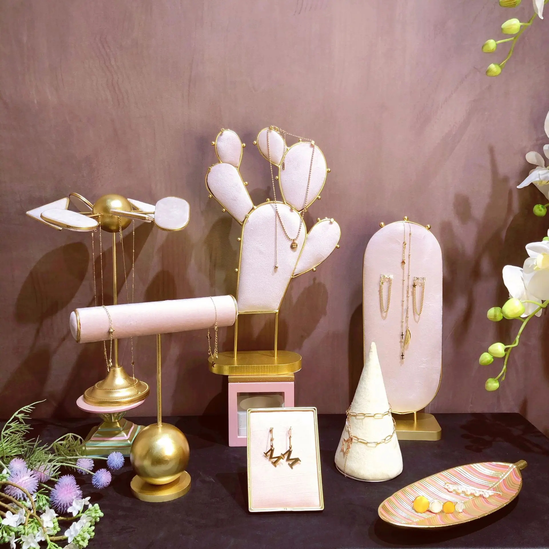White Velvet Cactus Shelf Display Household Storage Necklace Earring Jewelry Shelf Box Jewelry Tray Display Accessories