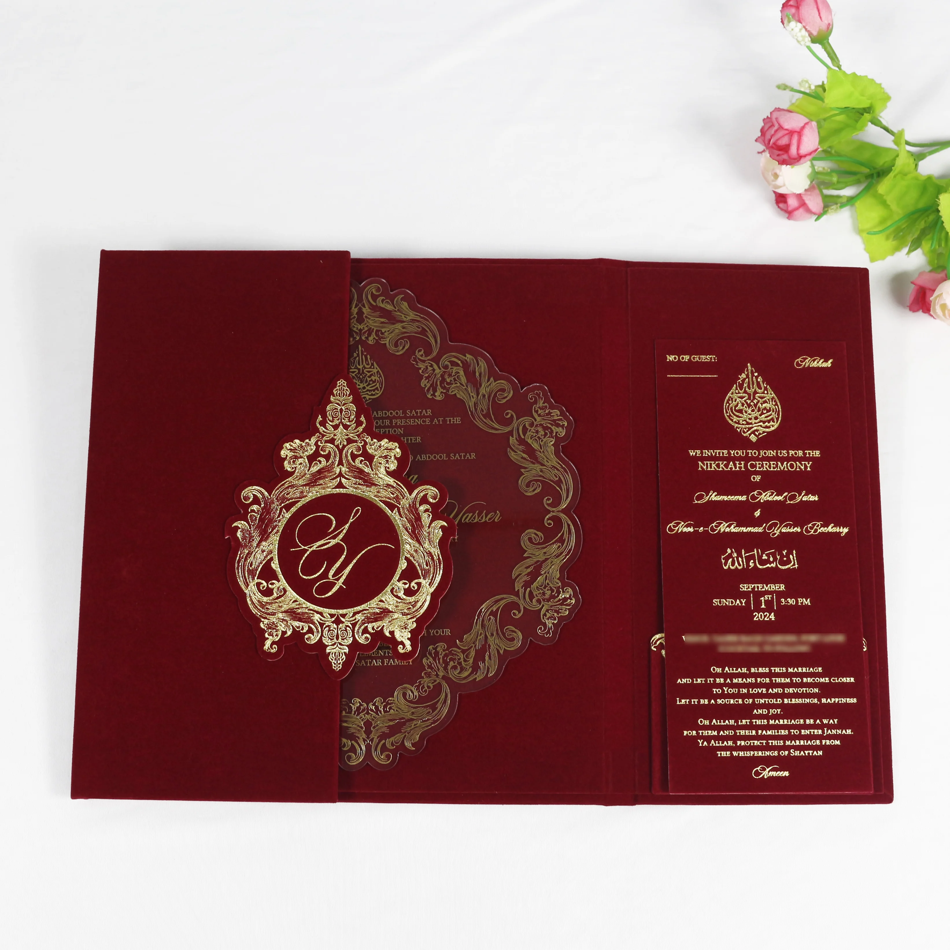 2024 Newest Burgundy Velvet Hardcover Folder Wedding Invitation Clear Acrylic Card Custom Gold Foil Rsvp Card and Envelope