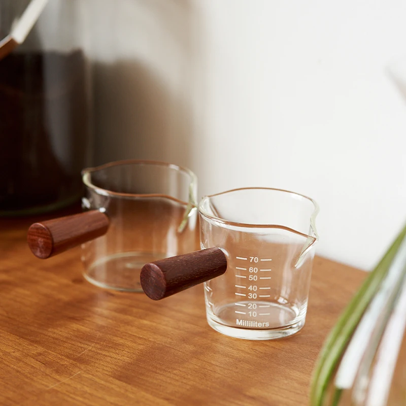 Amazon Hot Sale Espresso Shot Pyrex Beaker Glass Measuring Cups Set Double-mouthed Coffee Cups Jug With Wooden Handle 3264