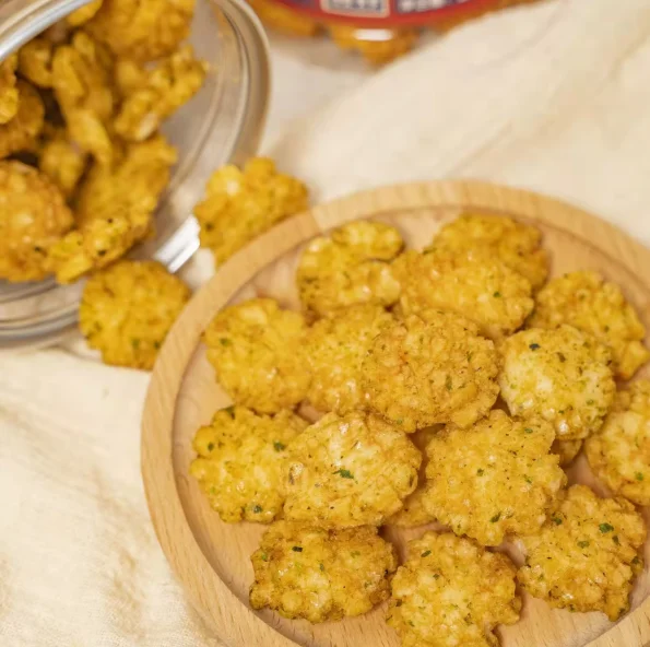 Crispy China Snacks High Quality Rice Cracker Popular Snack for Leisure Time