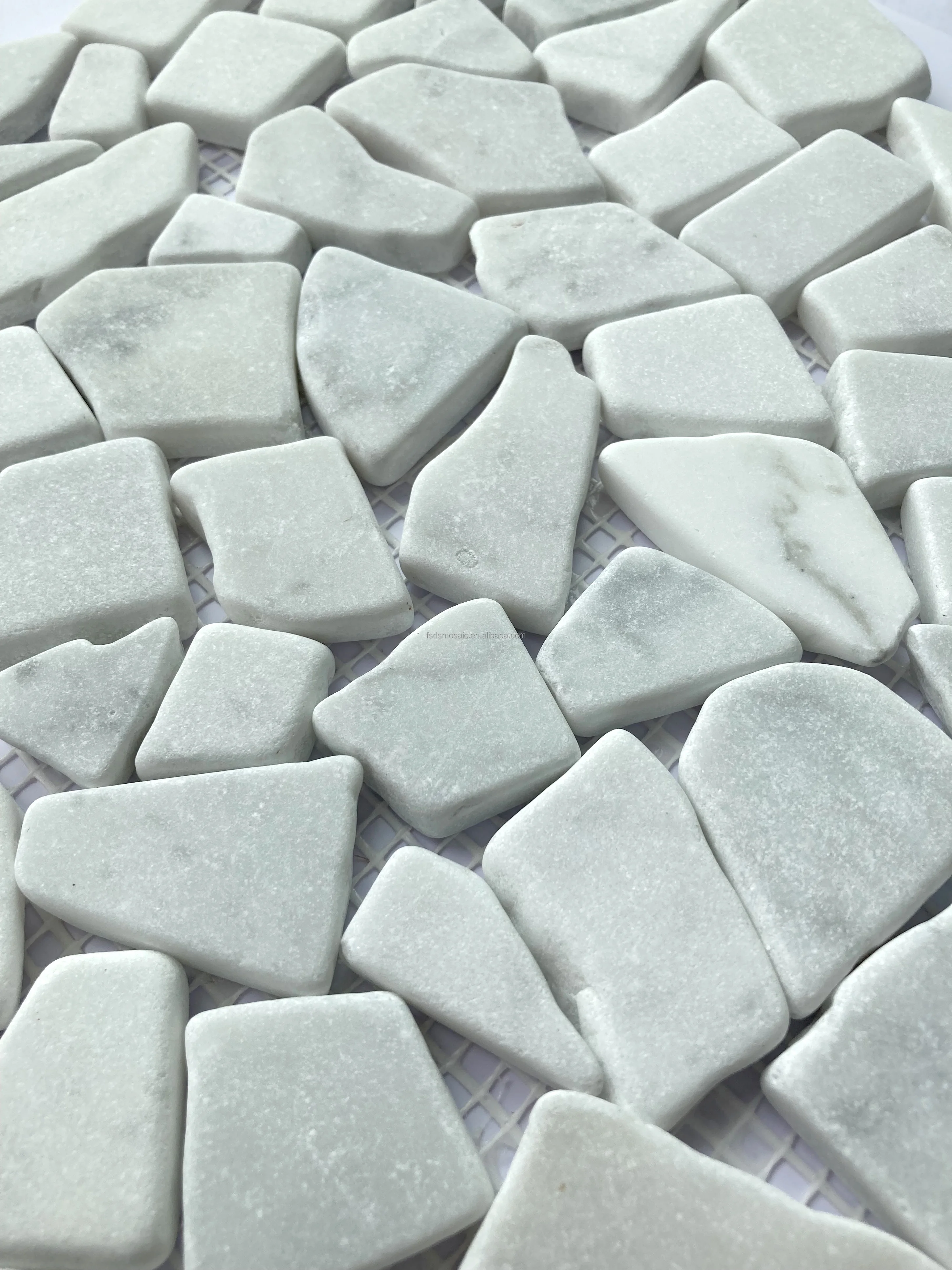 Hot Selling Free Style Marble Stone Tiles for Kitchen Bathroom Swimming Pool DIY Mosaic