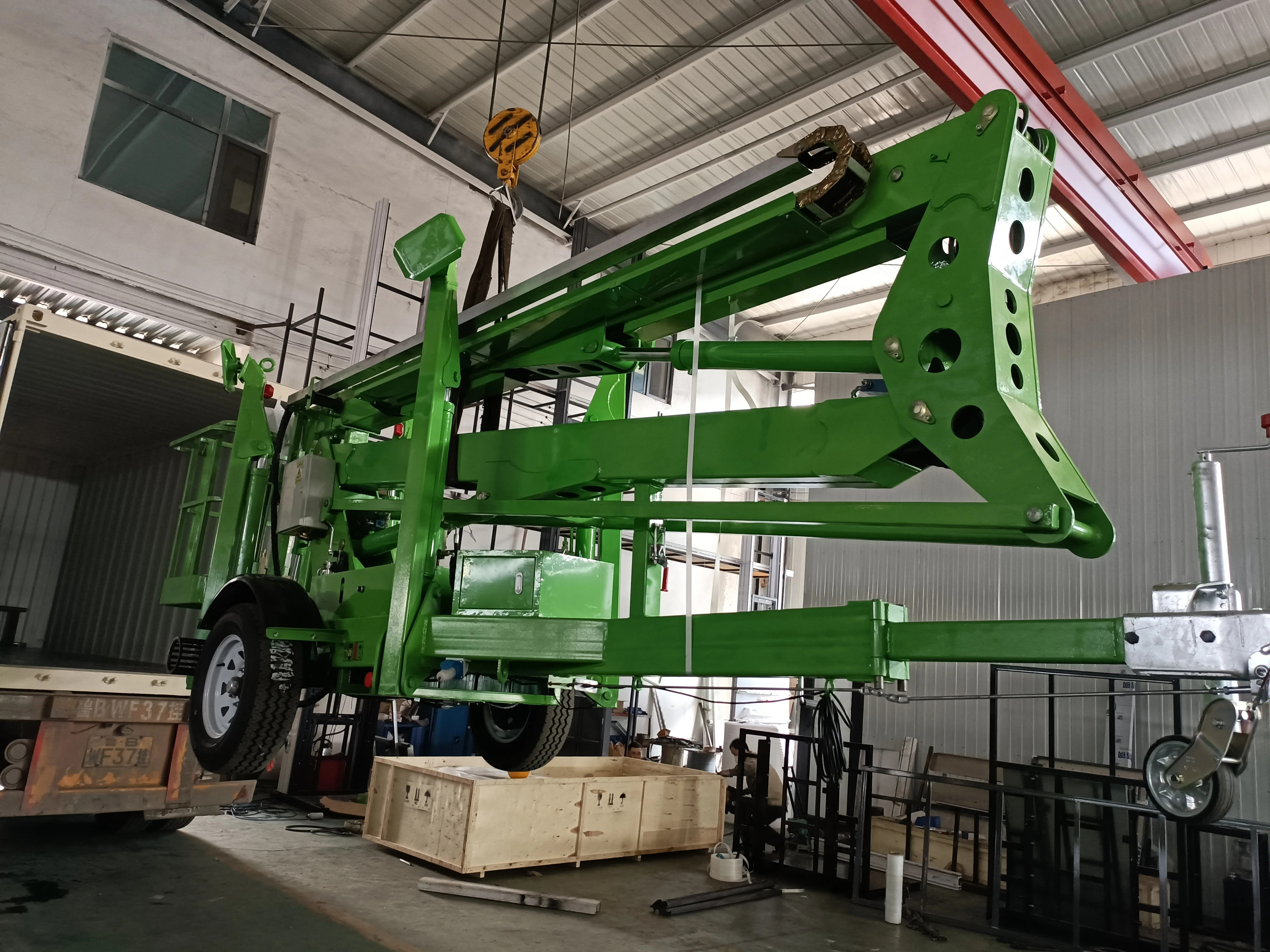 10m 12m Towable Trailer Hydraulic Telescopic Spider Lifts Boom Lifting Articulated Crane Lift With Rotation Basket
