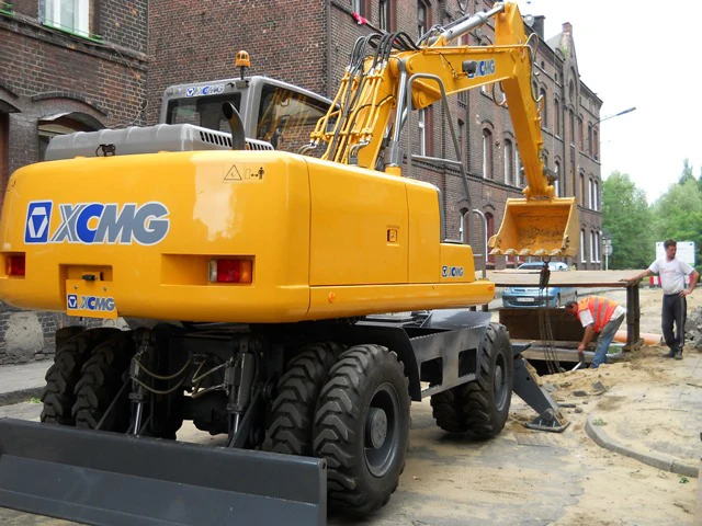 XCMG Original Second Hand Excavator XE60WA 6 Ton Used Wheel Excavator Digger for Sale