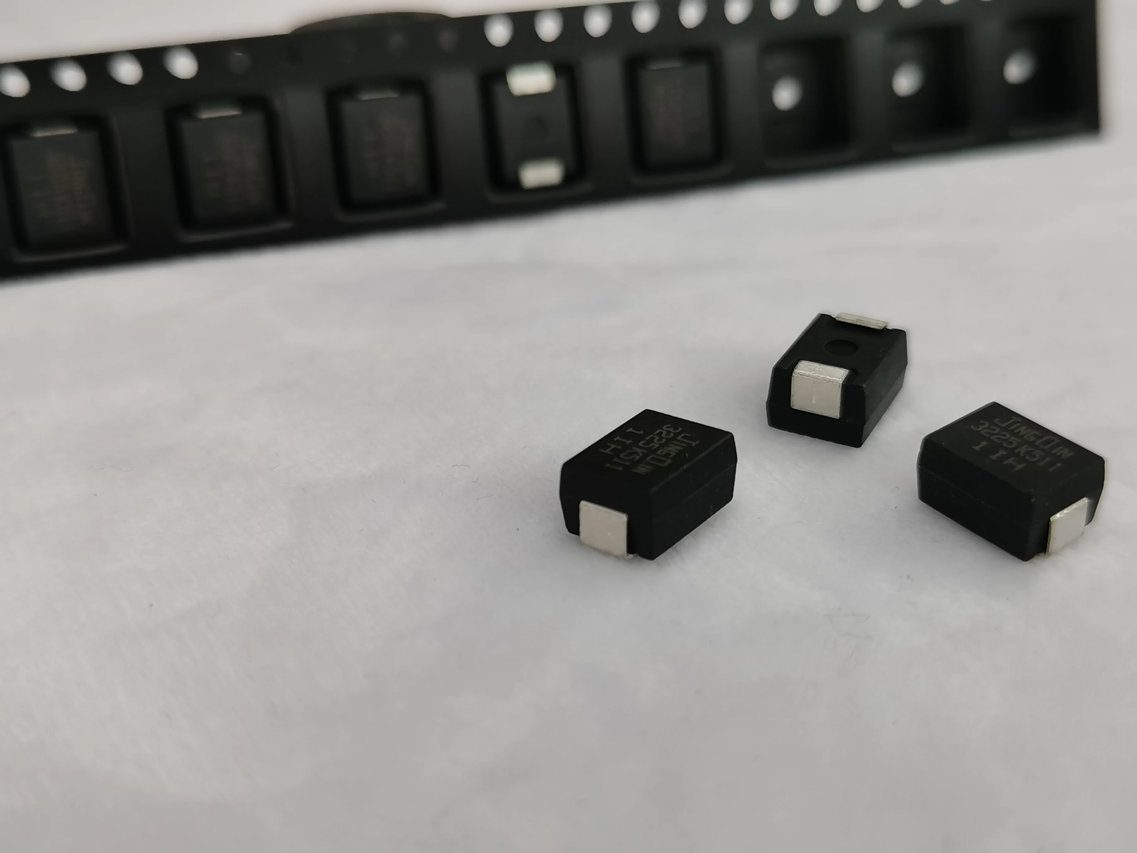 SMD varistor 3225k511  Chip Resistor
