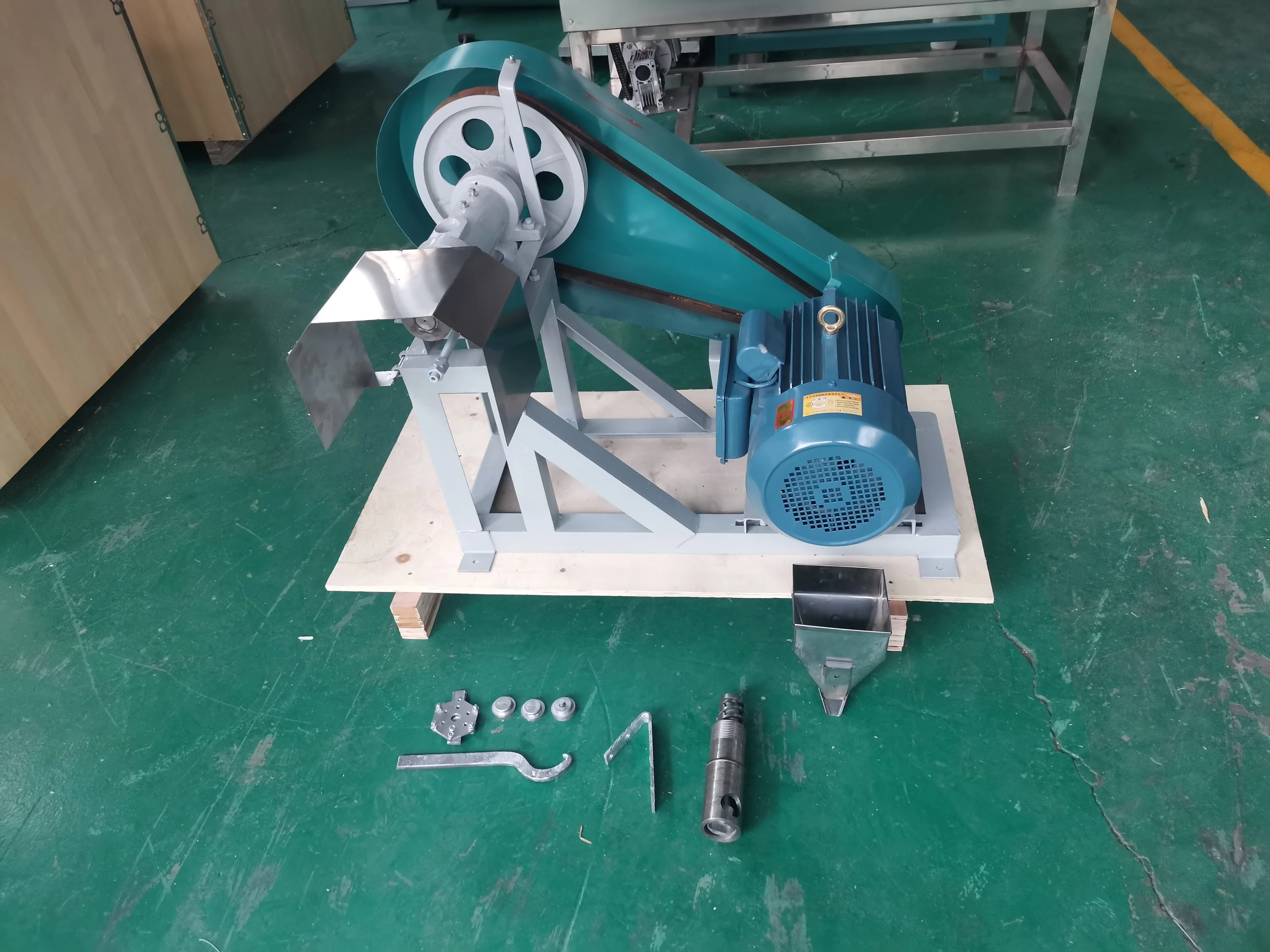 Different shape corn puff making machine/30kg wheat millet sorghum rice puff extruder machine HJ-PH50