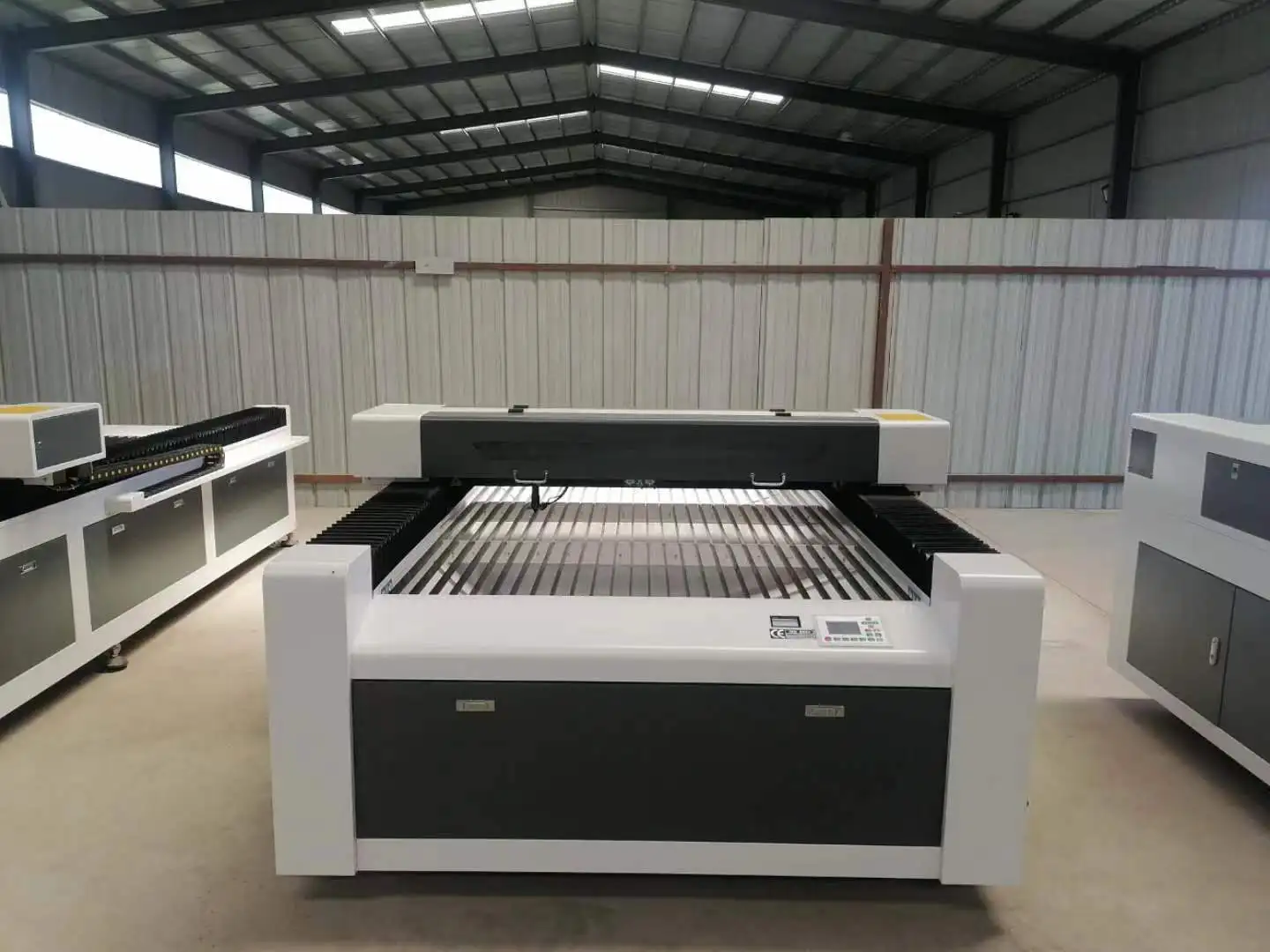 laser cutter plotter Leather bag ,acrylic furniture laser engraving and cutting machine price