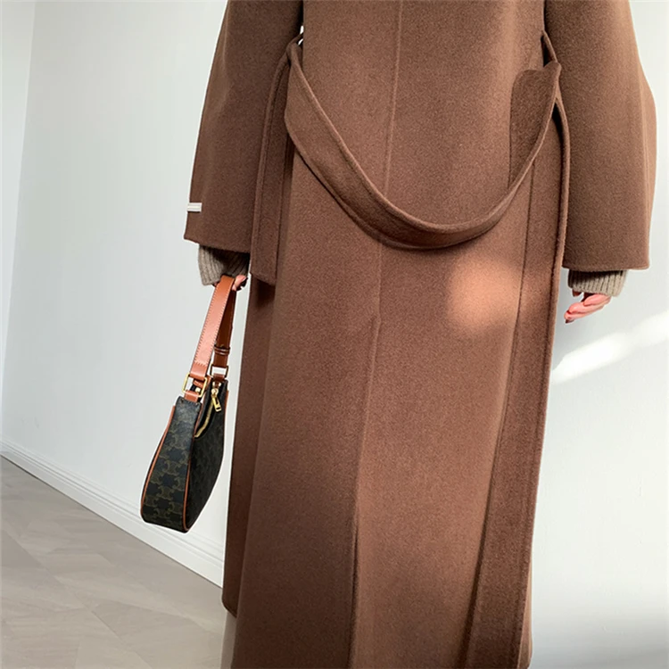 Женское зимнее меховое пальто цвета верблюжьей и хаки двухстороннее кашемировое из 100% овечьей шерсти с поясом