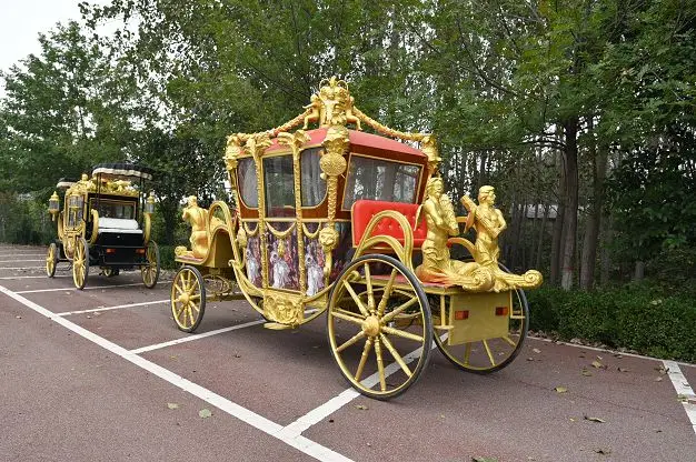 Royal parade stage coach horse carriages for wedding
