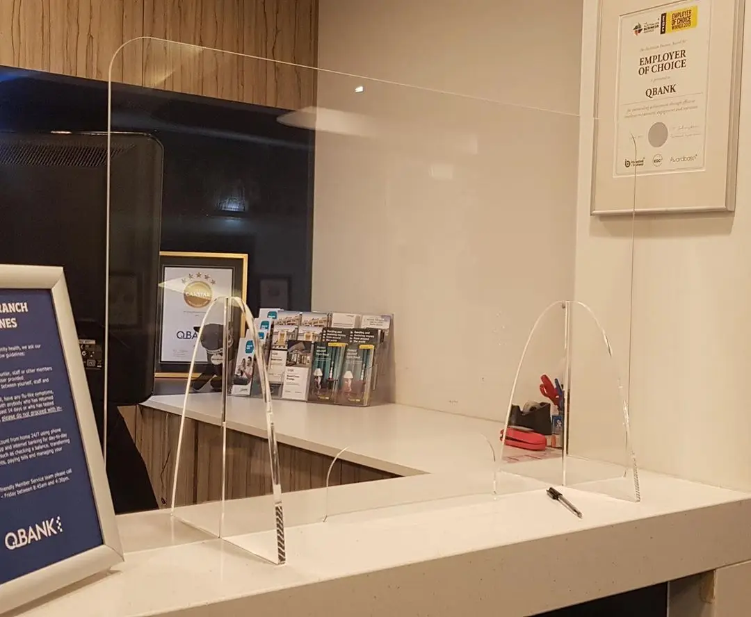 Custom transparent plexiglass acrylic reception desk sneeze guards clear protection screens for service counter