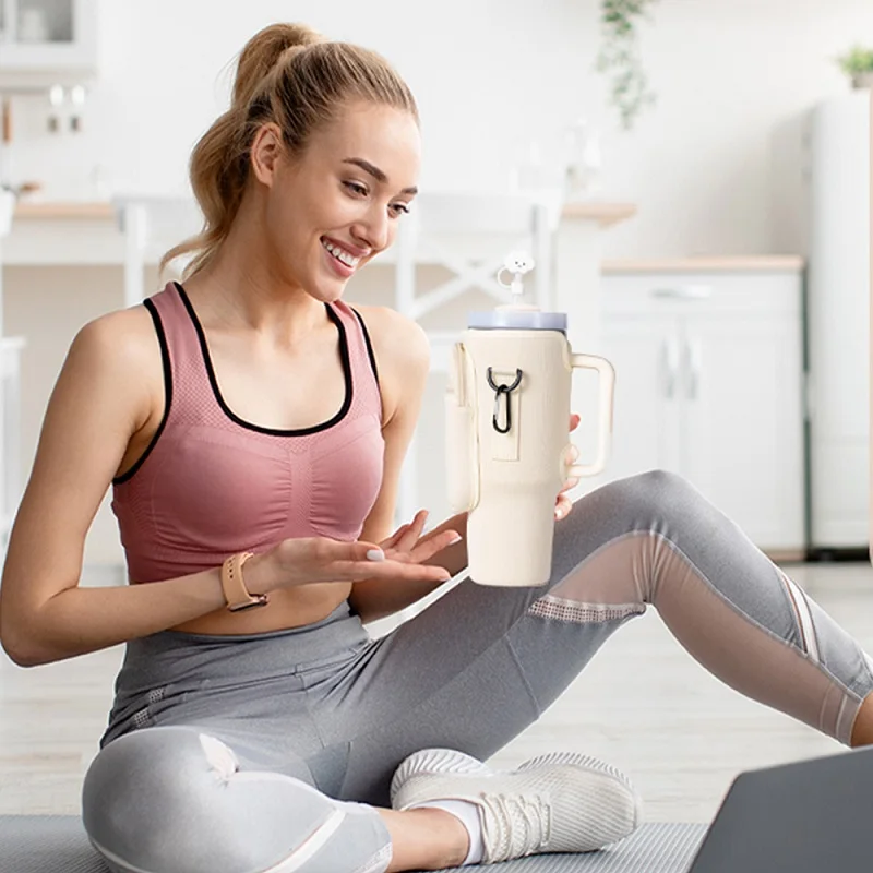 Hot Sale 40 OZ Neoprene Shoulder Strap Tumbler Cup Water Bottle Carrier Crossbody Sling Holder Bag with Zipper Phone Pocket